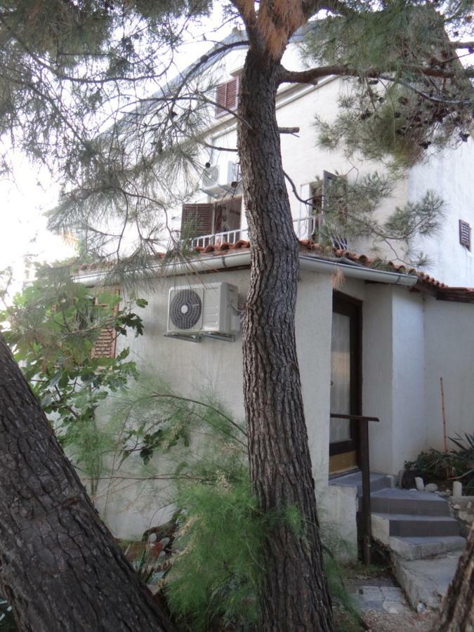 Apartments Bassi Stara Baska Exterior photo